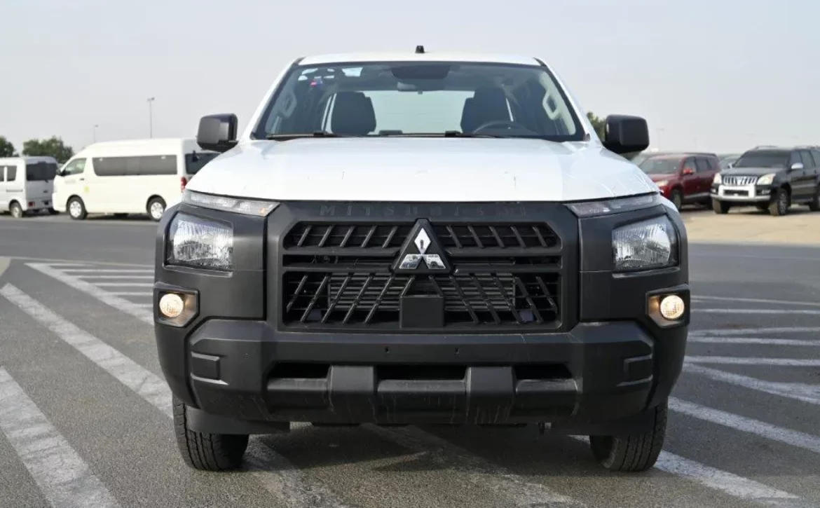 Mitsubishi L200 — photo 11